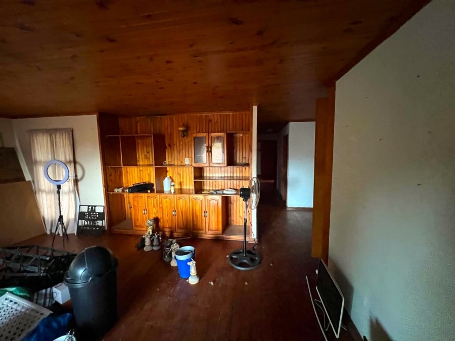 5 Bedroom Property for Sale in Bergsig Western Cape